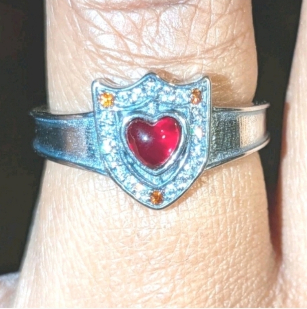 Red Zirconia Heart Shaped Within A Shield Shape Design 925 Silver Ring Sz 6
